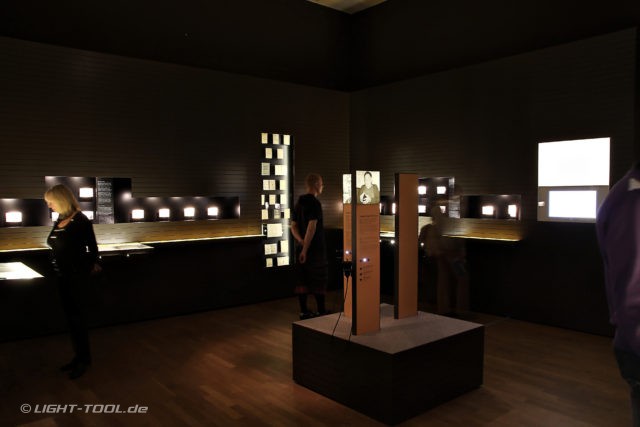 LED-Lichtinstallation Wanderausstellung Zwangsarbeit Jüdisches Museum Berlin, Moskau, Prag, Warschau, Hamburg, Östereich usw.