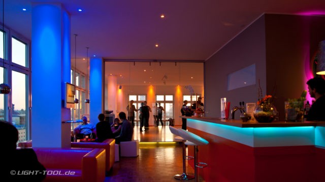 Fa. Light Tool, Lichtinstallationen in der Tanz Suite, Straussberger Platz, Berlin
